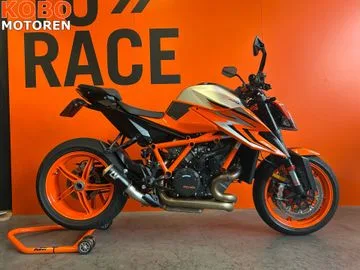 KTM 1290 SuperDuke R (2023) — foto 1