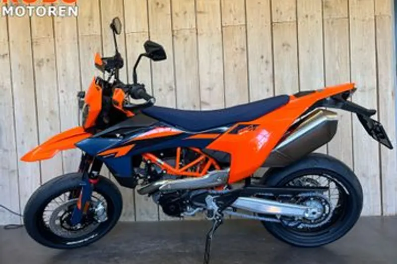 KTM 690 SMC (2026)