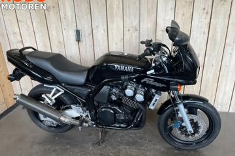 Yamaha FZS600 (2001)
