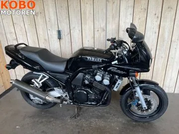Yamaha FZS600 (2001) — foto 1