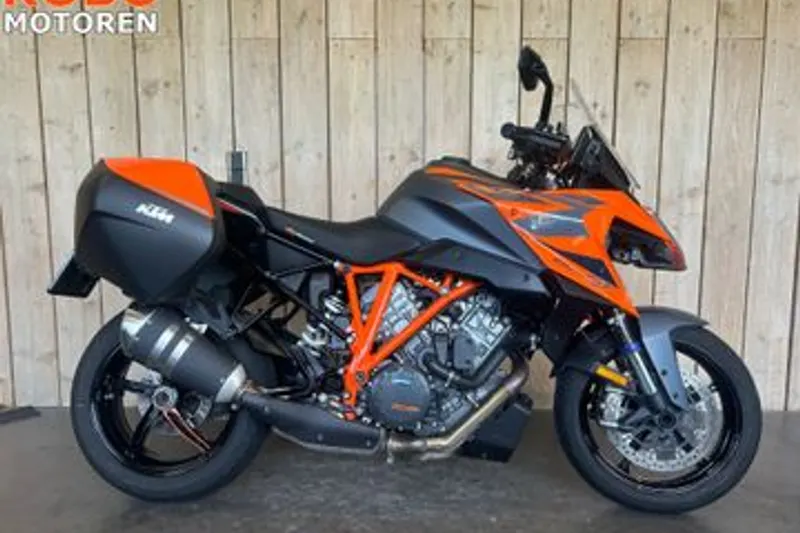 KTM 1290 Super Duke GT (2022)