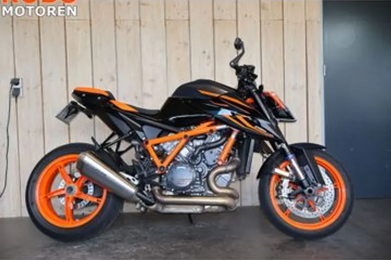 KTM 1290 Super Duke R EVO (2022)