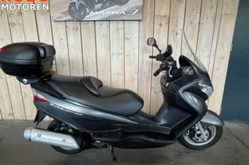 Suzuki AN 200 (2010)