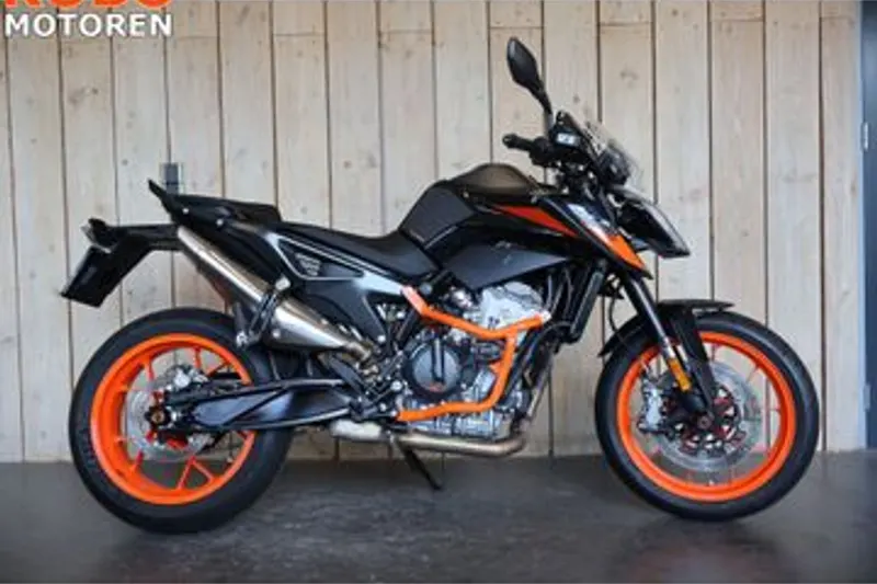 KTM 790 Duke (2021)