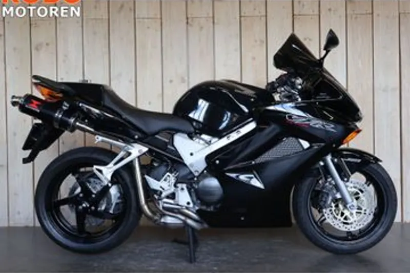 Honda VFR 800 Vtec (2004)