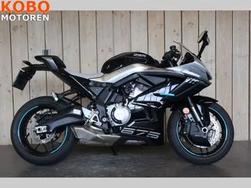 CFMoto 675SR-R (2025) — foto 1