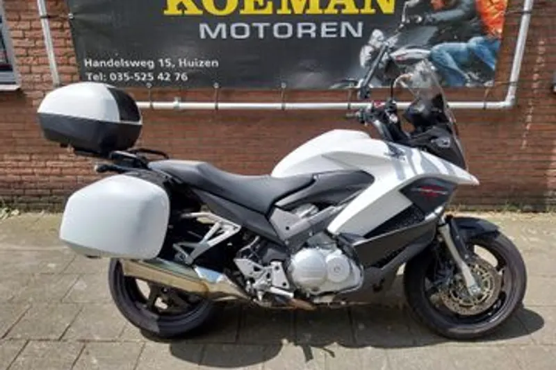 Honda VFR 800 X Crossrunner (2014)