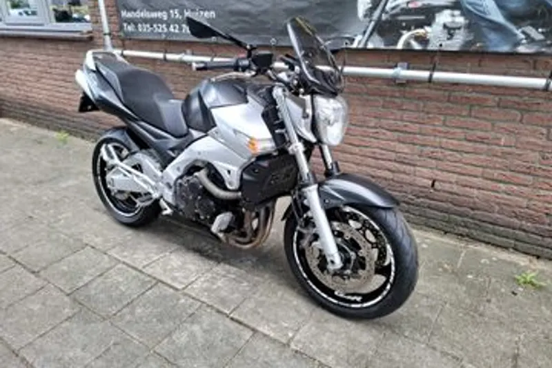 Suzuki GSR600 (2007)
