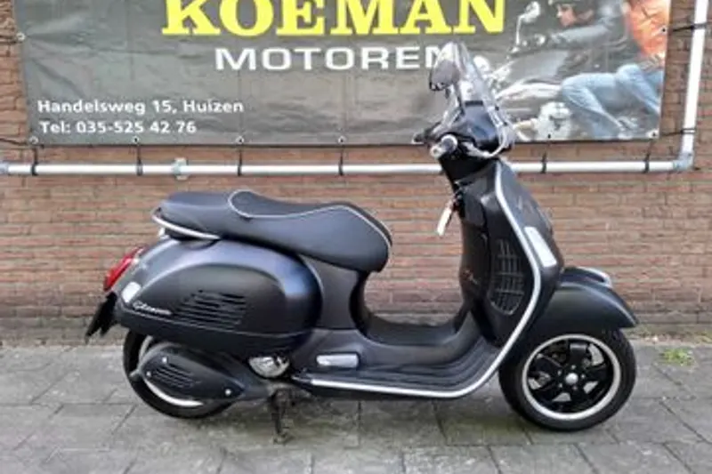 Vespa GTS 300 (2015)