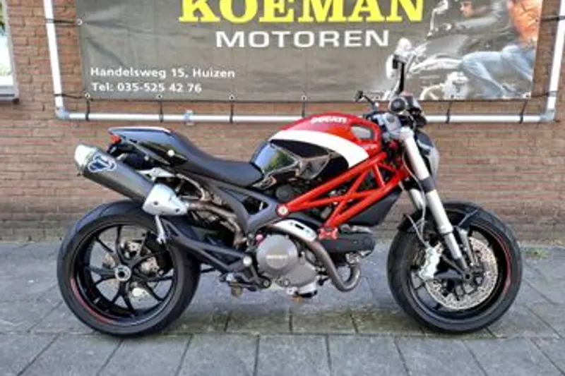 Ducati Monster 696 (2008)