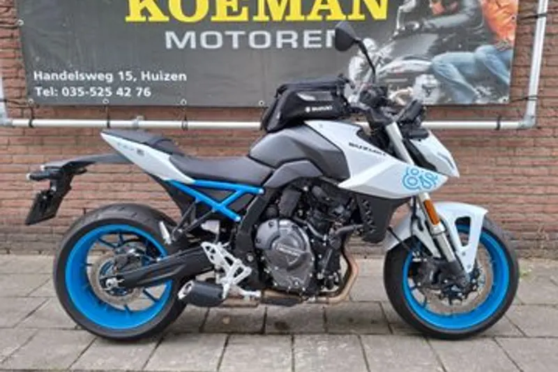 Suzuki GSX-8S (2023)