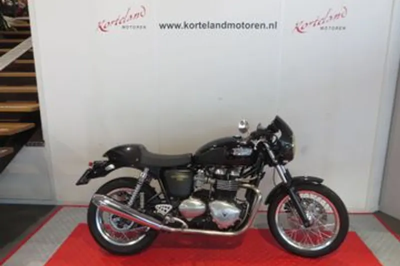 Triumph Thruxton 900 (2012)