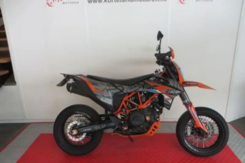KTM 690 SMC (2021)