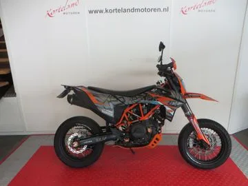 KTM 690 SMC (2021) — foto 1