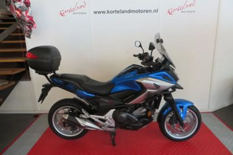 Honda NC750X (2017)