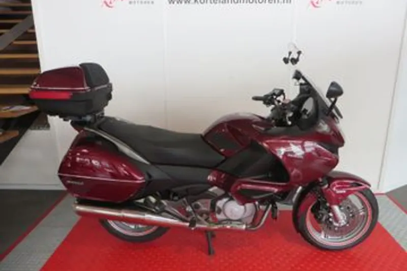Honda NT 700 V Deauville (2008)