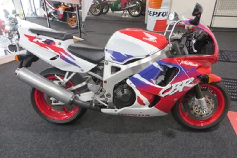 Honda CBR 900 RR Fireblade (1995)