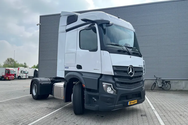 Mercedes-Benz Actros (2025)