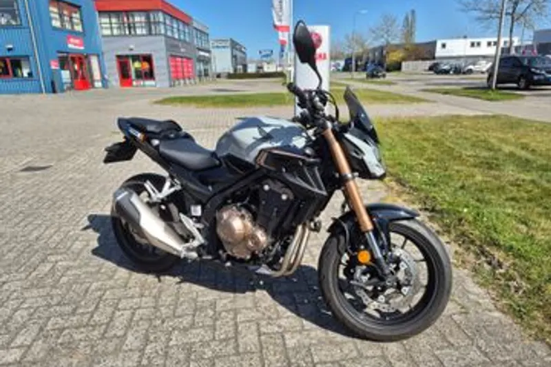 Honda CB500F (2023)