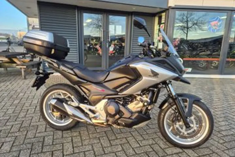 Honda NC750X (2017)