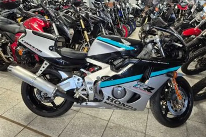 Honda CBR 400RR (1992)