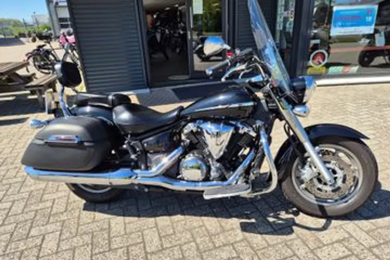 Yamaha XVS 1300 A Midnight Star (2011)