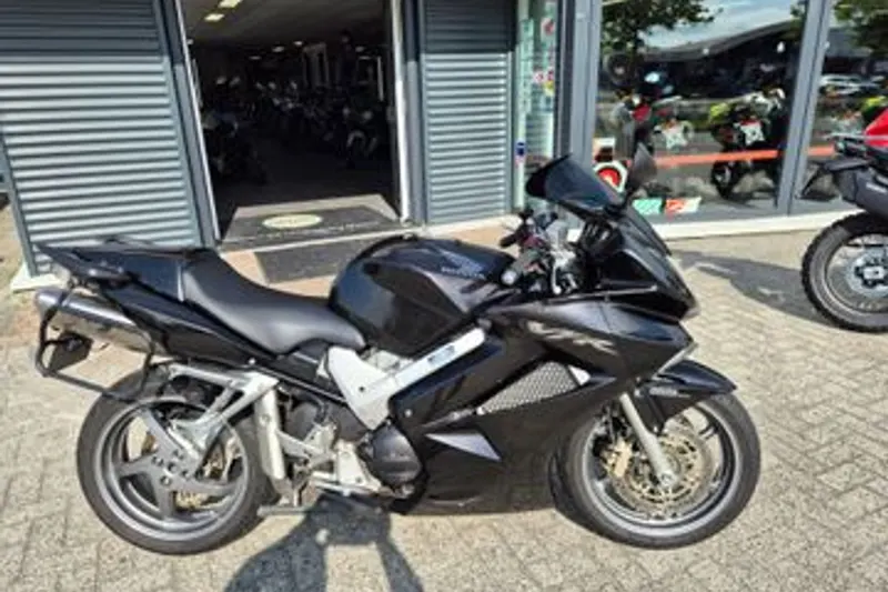 Honda VFR800 (2008)