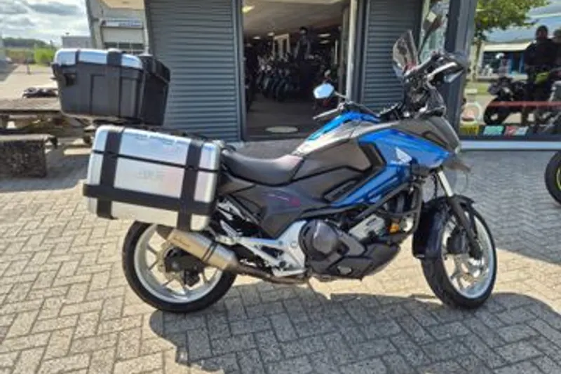 Honda NC750X (2017)