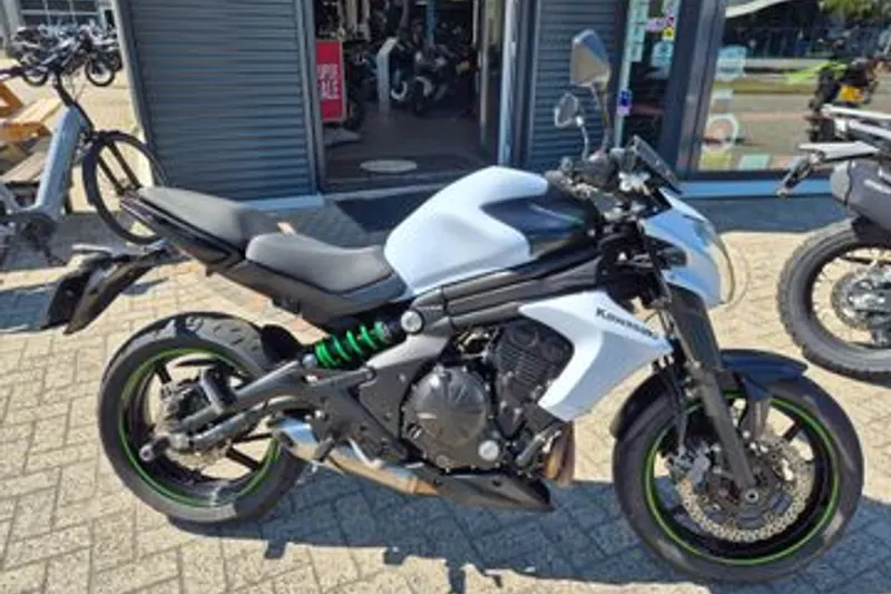 Kawasaki Er-6n (2015)