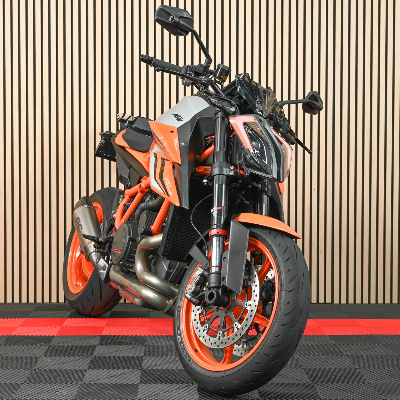 KTM 1290 SuperDuke R (2022) — foto 1