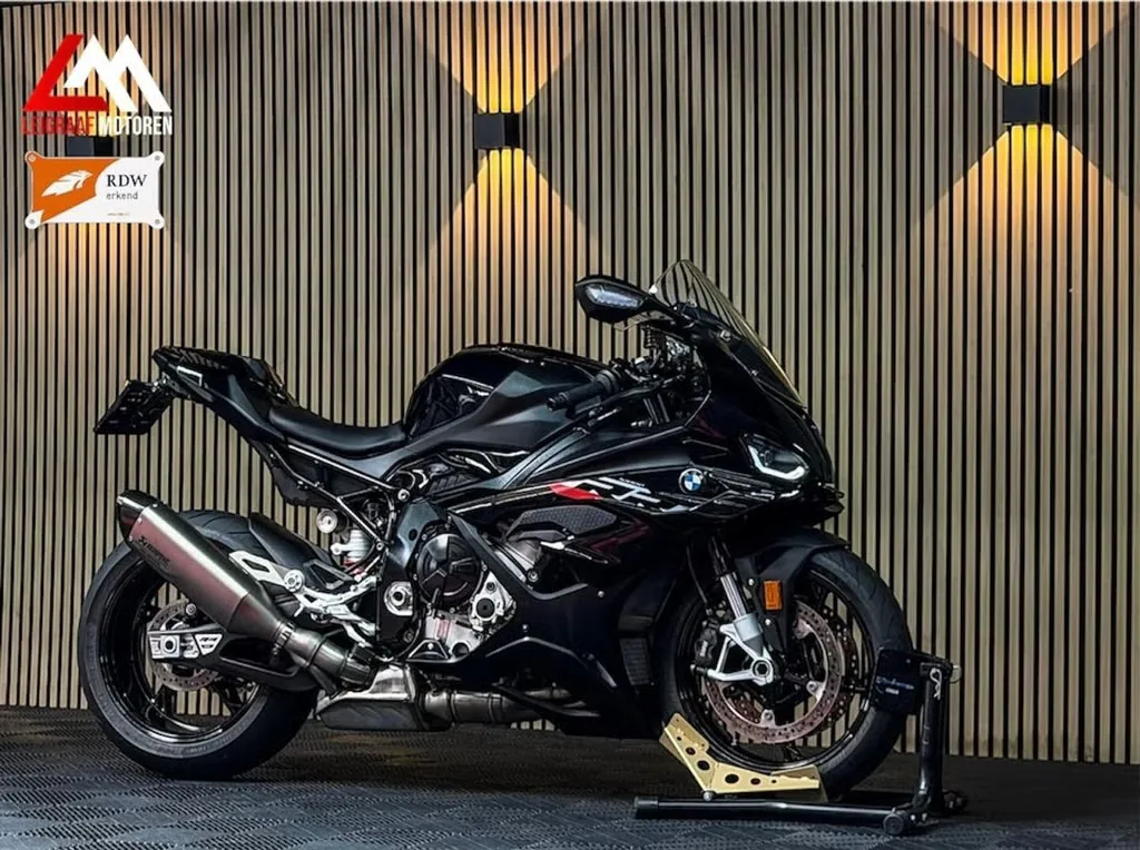 BMW S 1000 RR (2024) — foto 1
