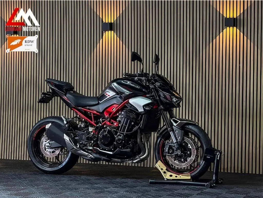 Kawasaki Z900 (2025) — foto 1