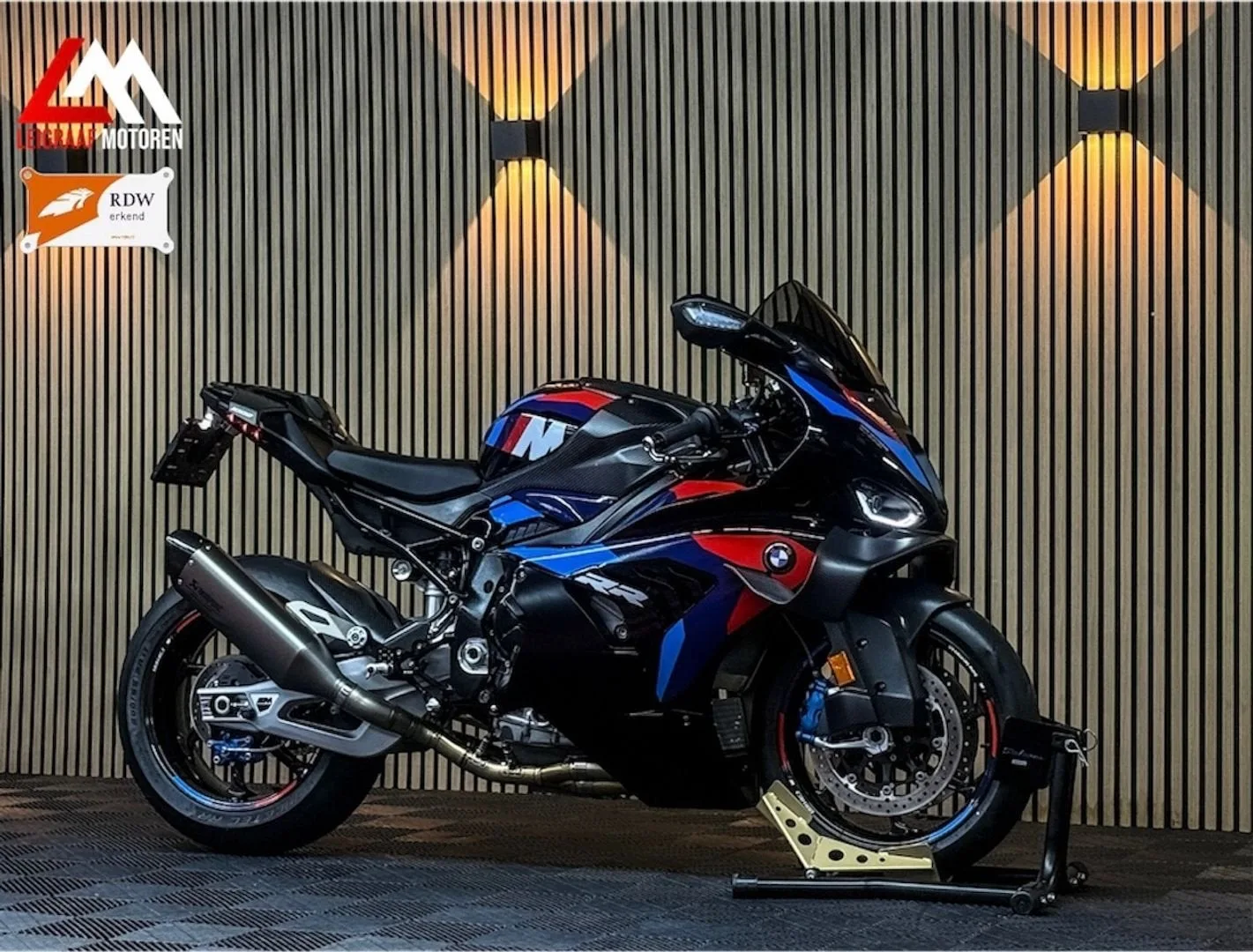 BMW M 1000 RR (2026) — foto 1