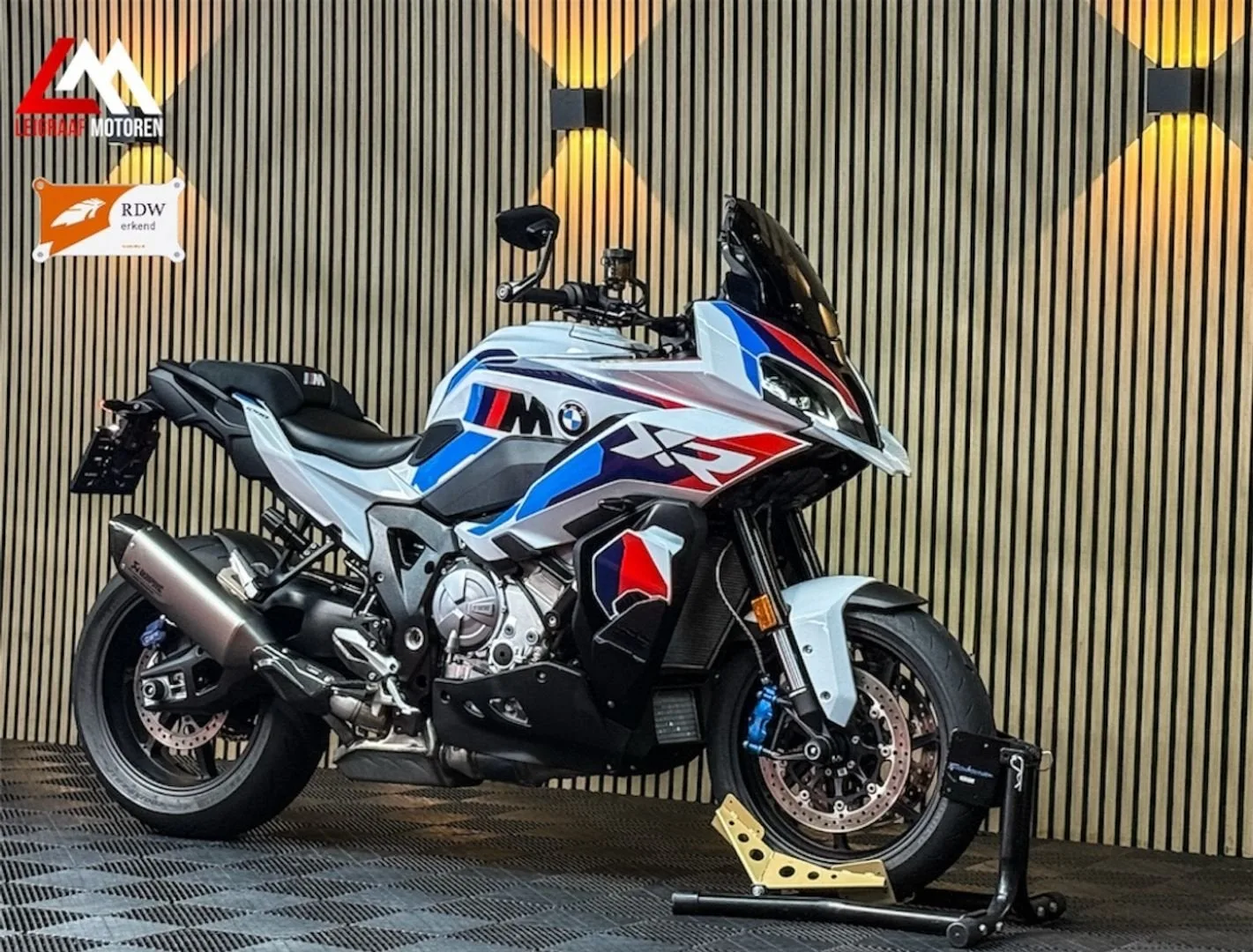 BMW M 1000 XR (2025) — foto 1
