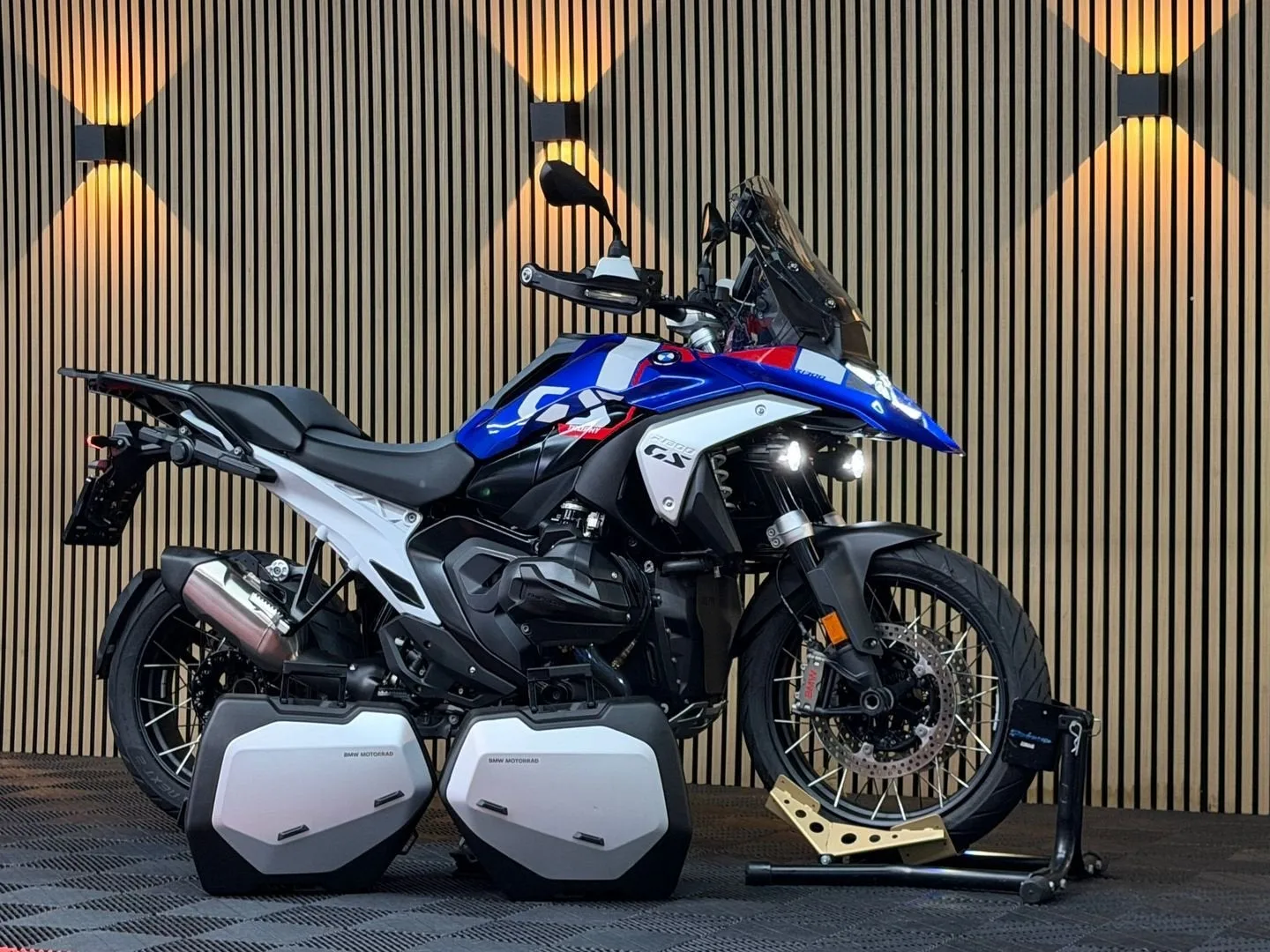 BMW R 1300 GS (2024) — foto 1