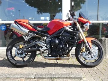 Triumph Street Triple 675 (2010) — foto 1