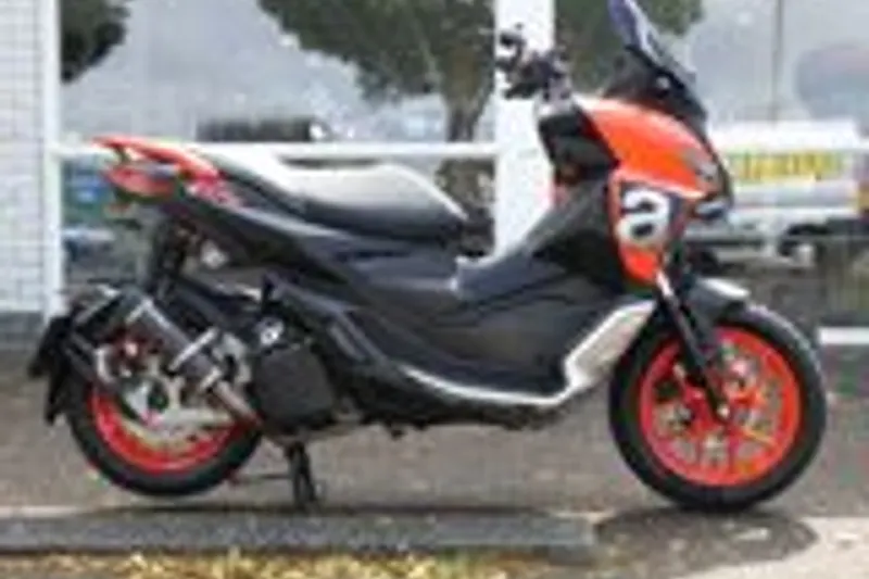 Aprilia SR GT 200 (2024)