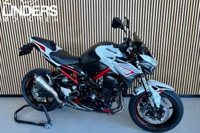 KAWASAKI Z900 (2022)