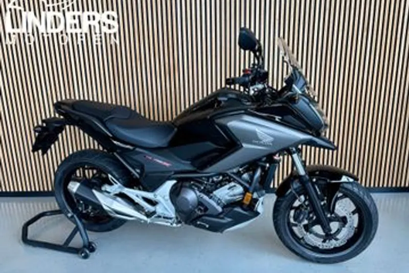 Honda NC750X (2020)