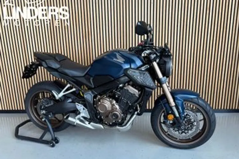 Honda CB650R (2021)