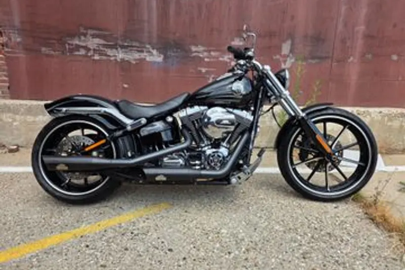 Harley-Davidson Breakout (2016)