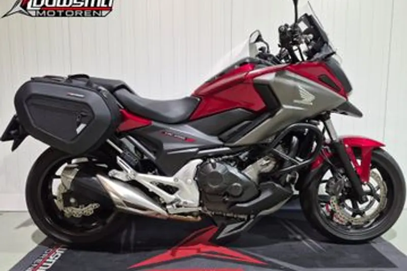 Honda NC750X (2020)