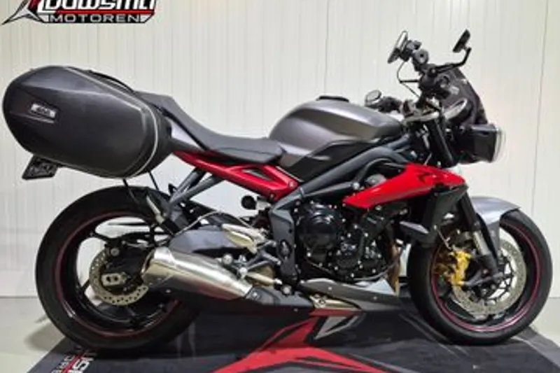 Triumph Street Triple 675 (2016)
