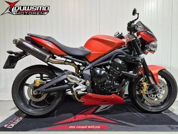 Triumph Speed Triple (2010) — foto 1