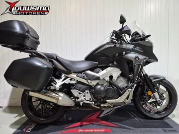 Honda VFR 800 X CROSSRUNNER (2016) — foto 1