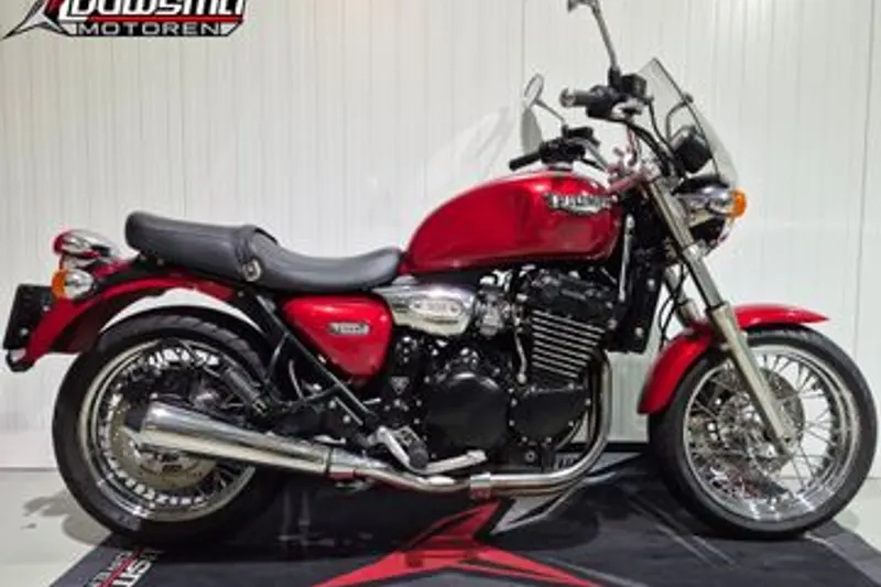 Triumph LEGEND TT (2002)