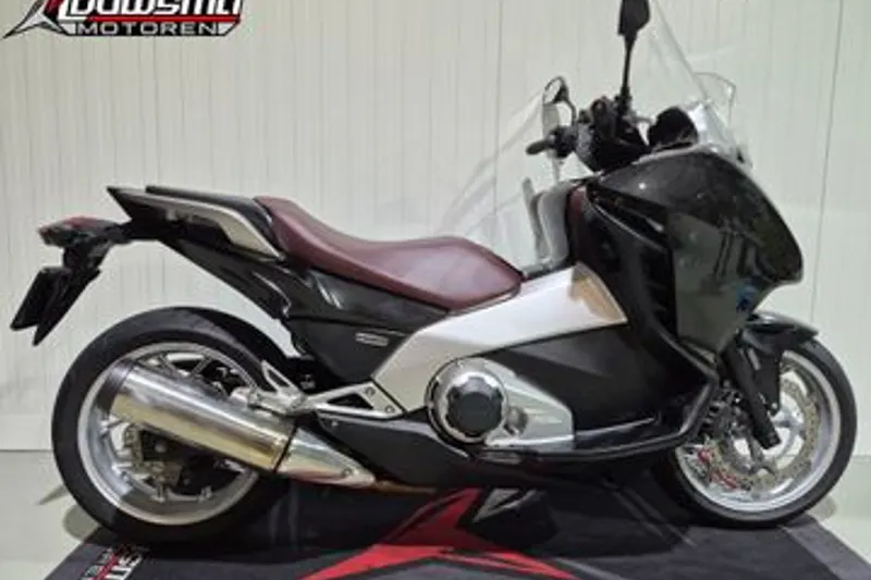 Honda NC 700D Integra (2012)