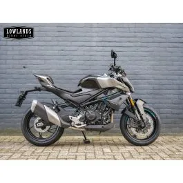 CFMoto 450 NK Nebula Black aan verlanglijst (2026) — foto 1