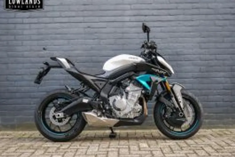 CFMoto 675 NK Glacier White aan verlanglijst (2026)