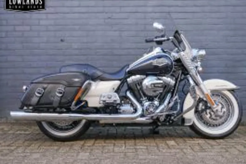 Harley-Davidson Flhr Road King aan verlanglijst (2013)